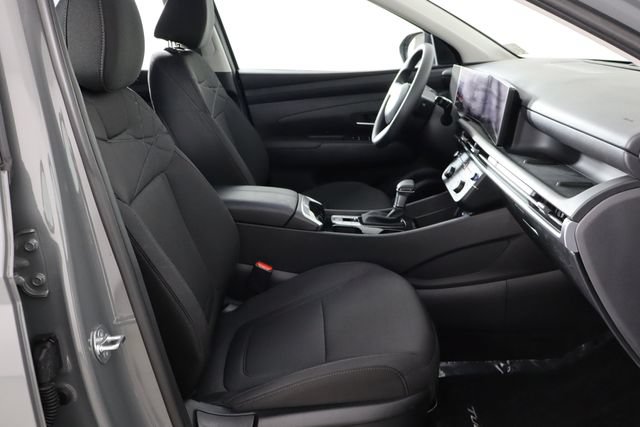 Used 2025 Hyundai Tucson SE FWD image 18