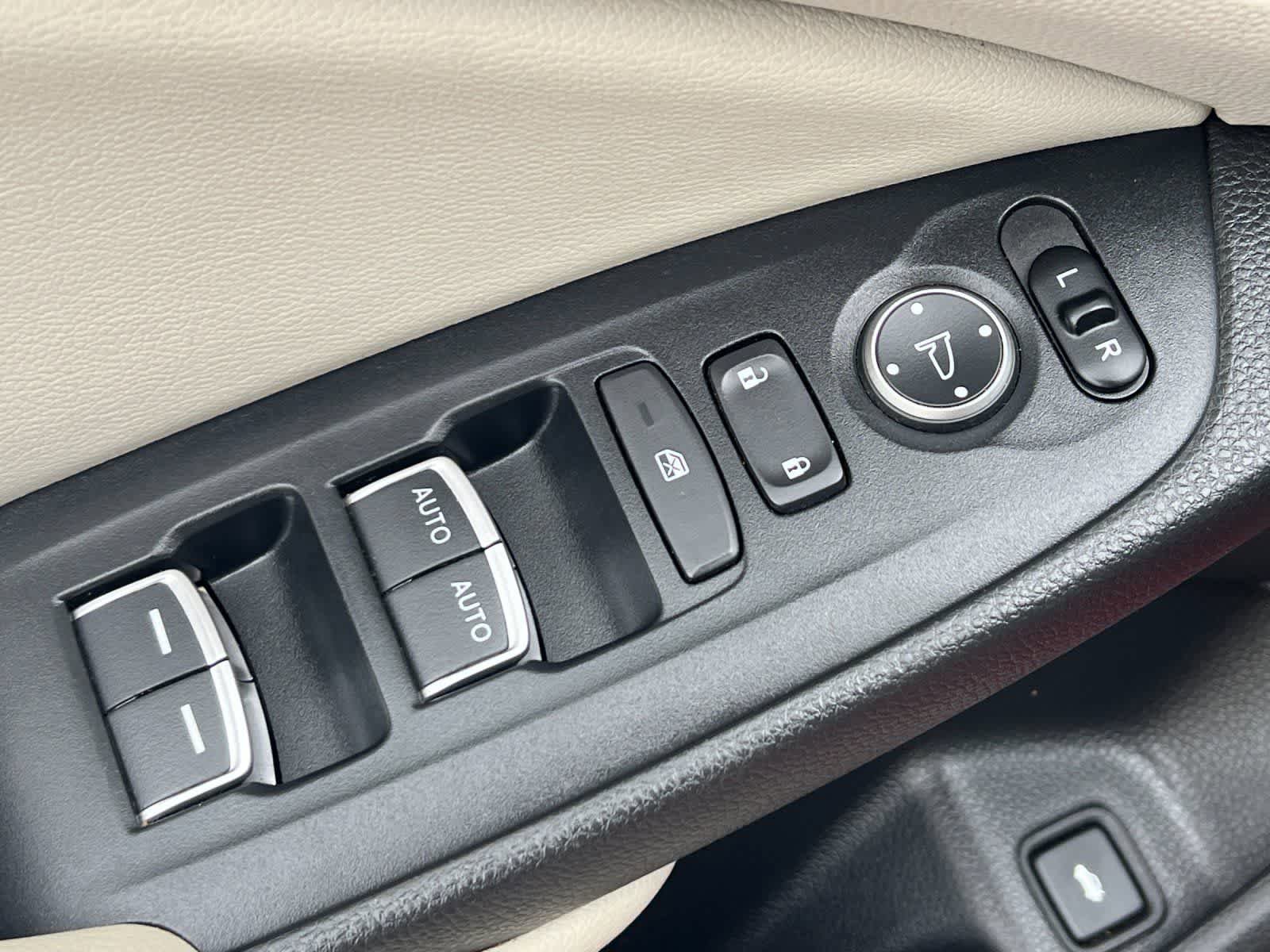 Used 2018 Honda Accord Touring image 14