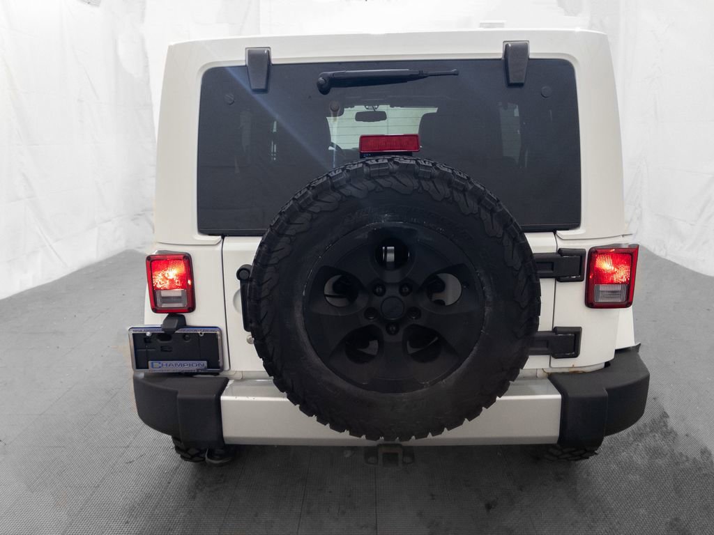 Used 2014 Jeep Wrangler Unlimited Sahara w/ Connectivity Group image 5