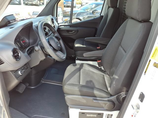 Used 2025 Mercedes-Benz Sprinter 2500 image 14