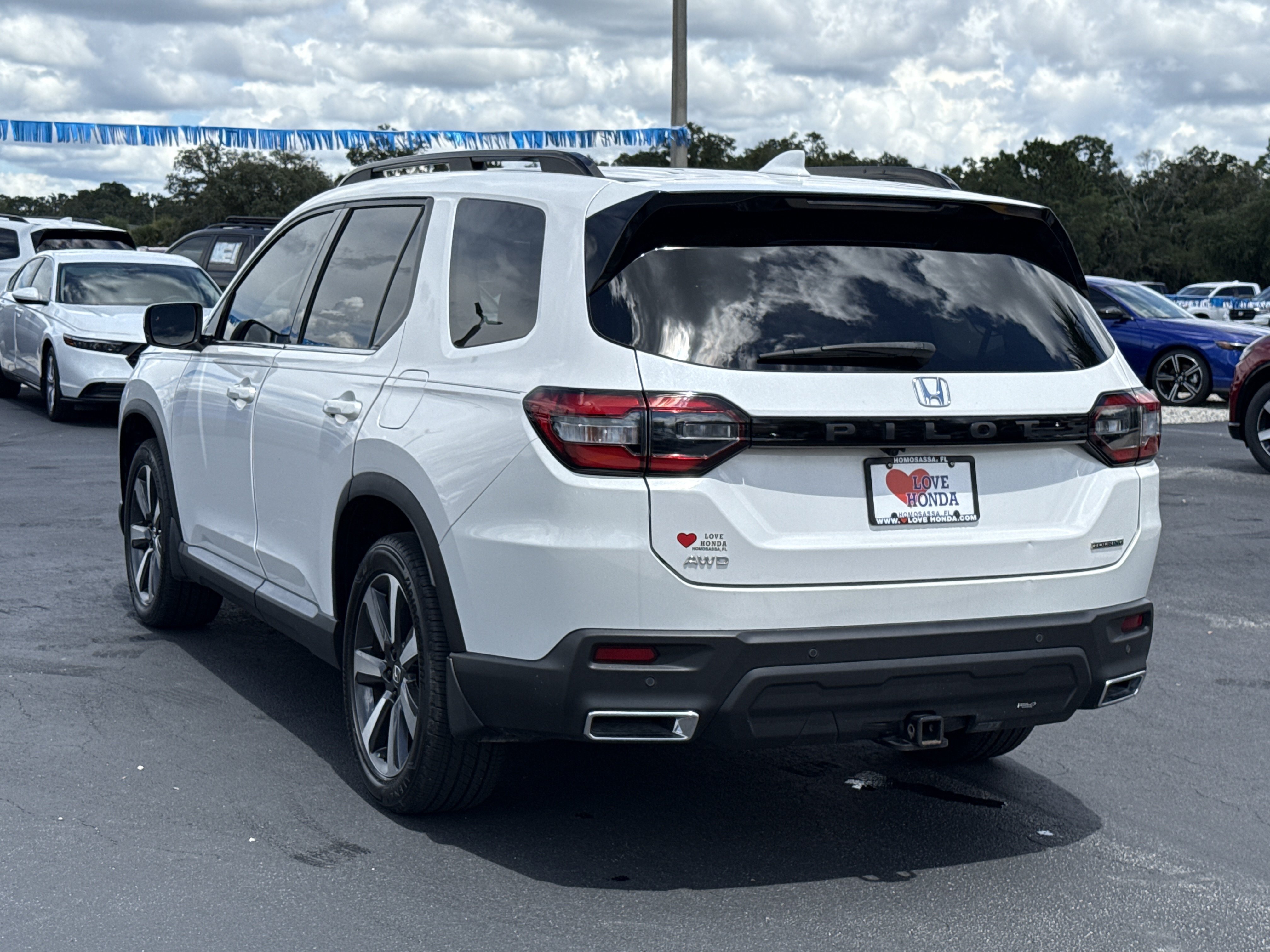 Certified 2024 Honda Pilot Touring image 9