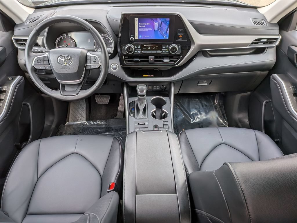 Used 2026 Toyota Highlander XLE AWD/4WD image 5