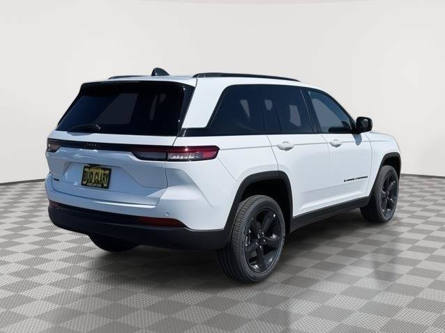 New 2025 Jeep Grand Cherokee Altitude w/ Trailer Tow Package AWD/4WD image 5