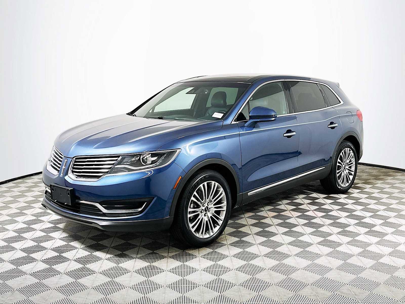 Used 2018 Lincoln MKX Reserve w/ Lincoln MKX Climate Package image 3