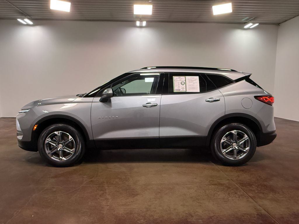 Used 2024 Chevrolet Blazer LT w/ Convenience Package FWD image 6