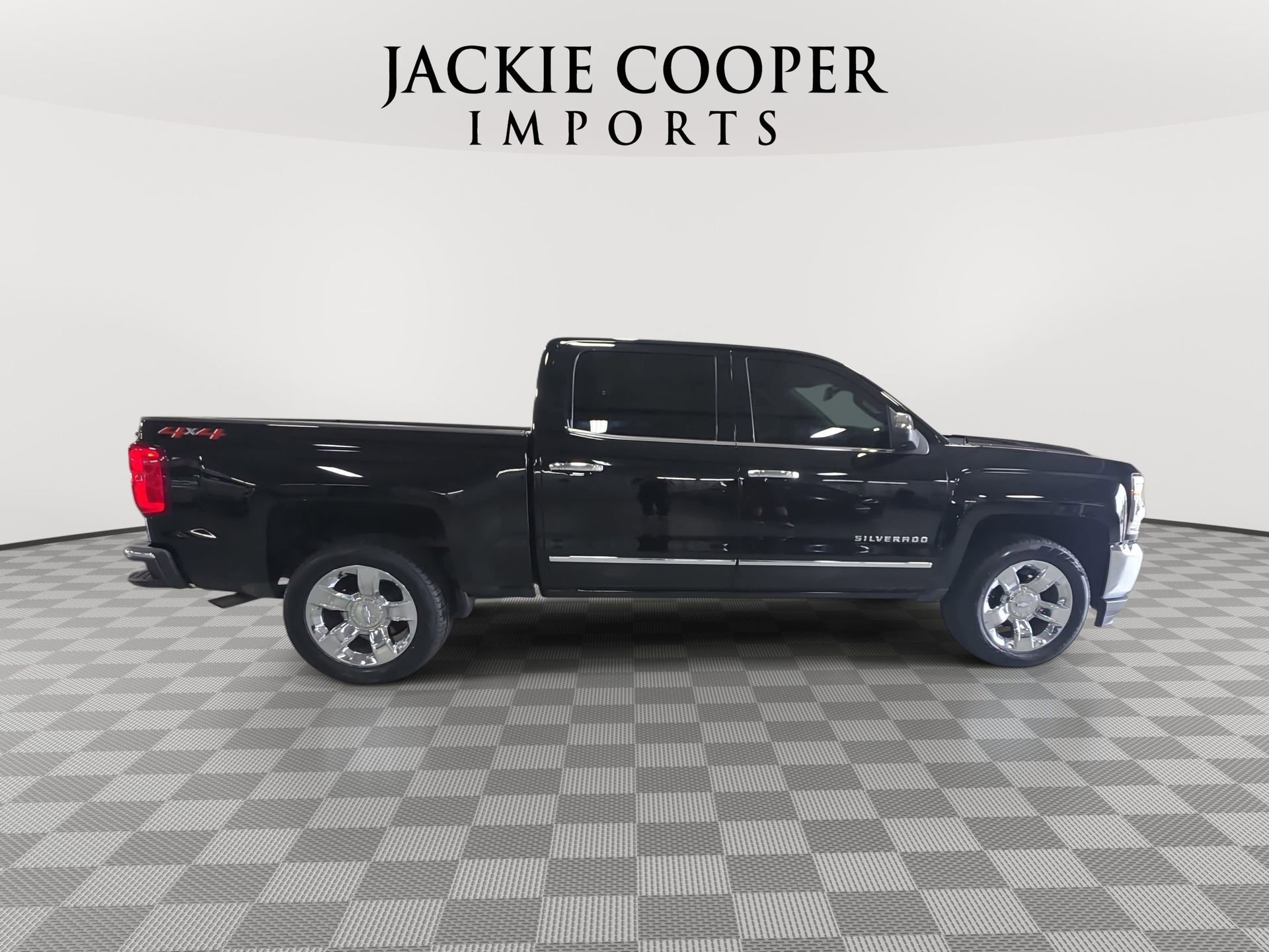 Used 2018 Chevrolet Silverado 1500 LTZ w/ Sport Package image 4