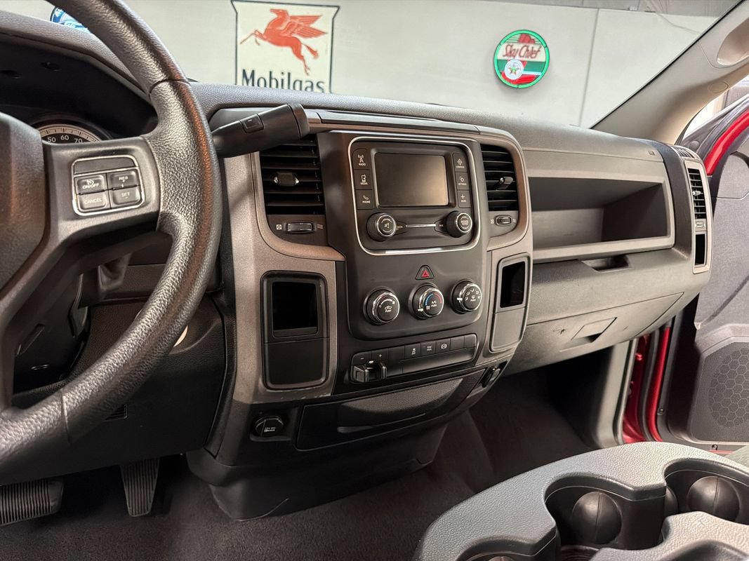 Used 2015 RAM 3500 Tradesman w/ Chrome Appearance Group RWD image 28