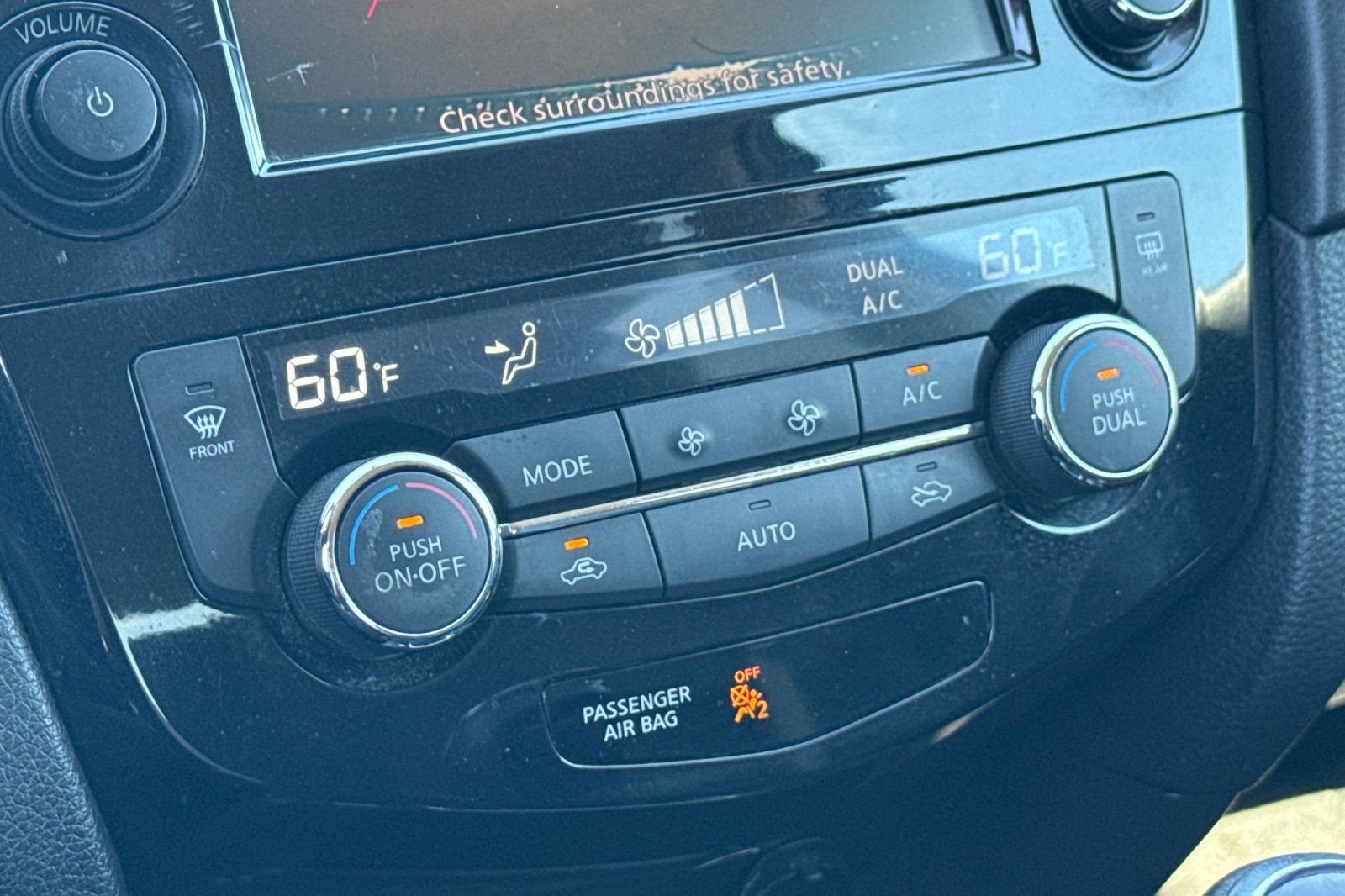 Used 2018 Nissan Rogue SV image 17