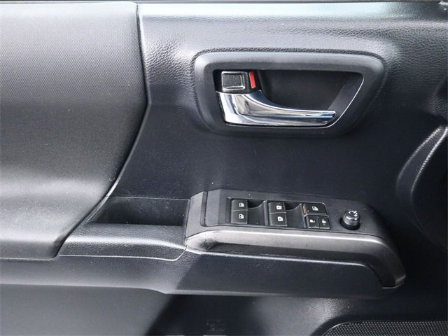 Used 2019 Toyota Tacoma TRD Sport image 25