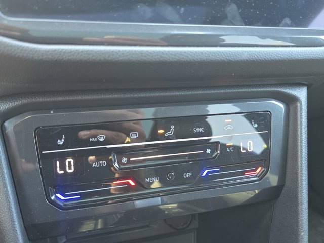 Used 2023 Volkswagen Tiguan SE R-Line image 13