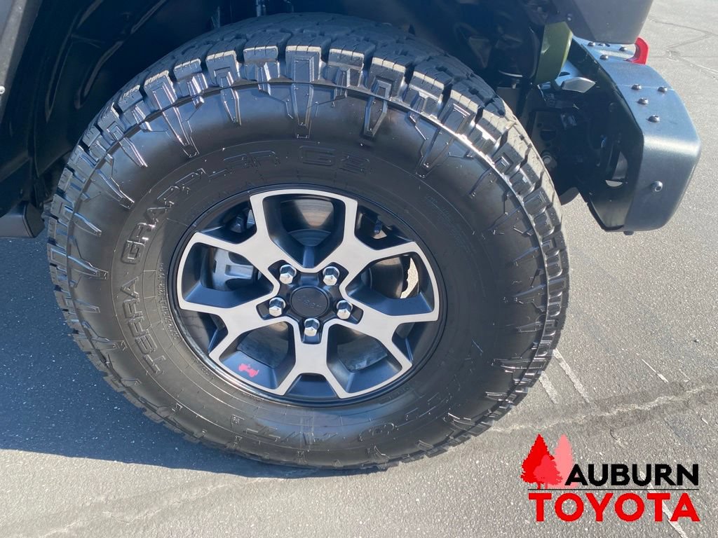Used 2021 Jeep Gladiator Rubicon w/ Uconnect 4C Nav & Sound Group AWD/4WD image 9