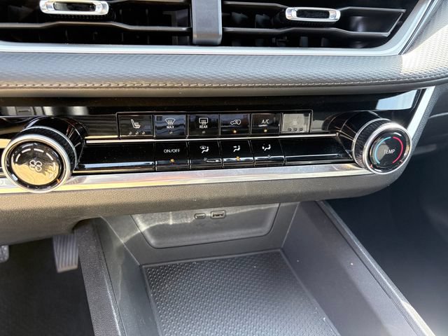 Used 2025 Chevrolet Equinox LT AWD/4WD image 20