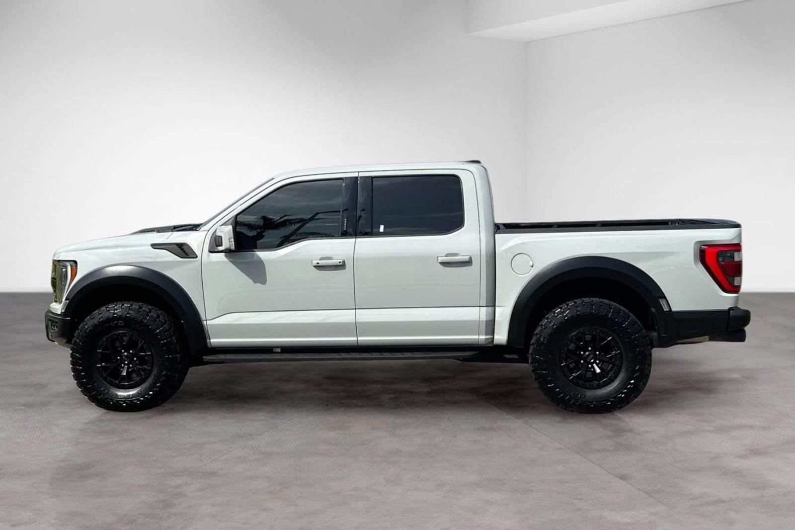 Used 2023 Ford F150 Raptor w/ Equipment Group 802A Raptor R AWD/4WD image 2