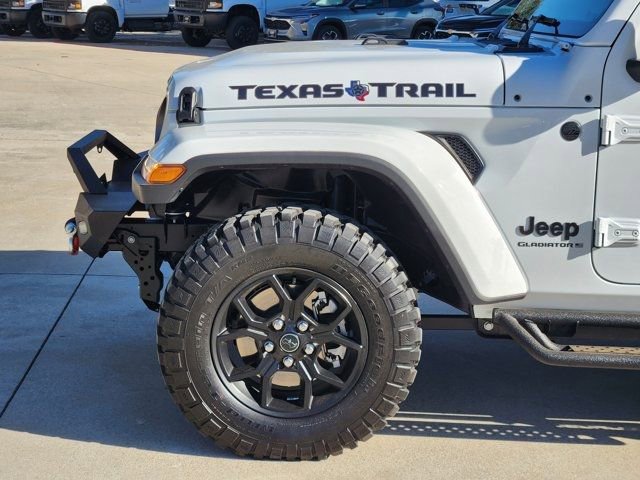 Used 2025 Jeep Gladiator Sport image 15