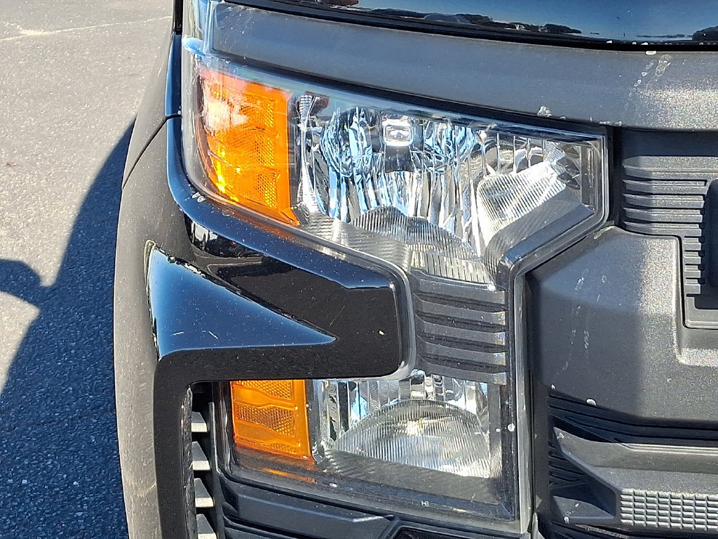 Certified 2022 Chevrolet Silverado 1500 Custom AWD/4WD image 9