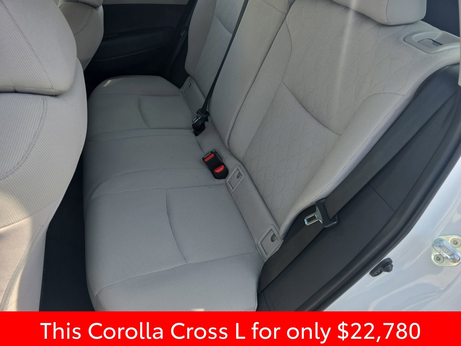 Used 2024 Toyota Corolla Cross L image 19