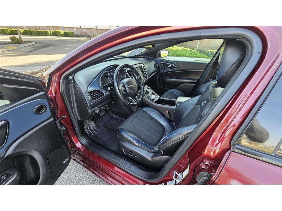 Used 2015 Chrysler 200 S w/ Navigation & Sound Group I image 9