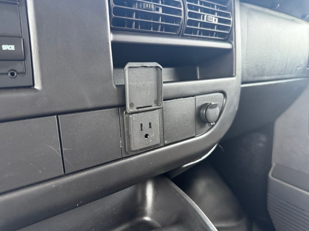 Used 2018 GMC Savana 3500 w/ Driver Convenience Package RWD image 17