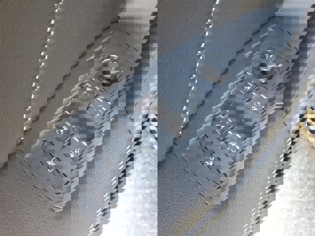 Certified 2023 Volkswagen Tiguan SE R-Line image 14