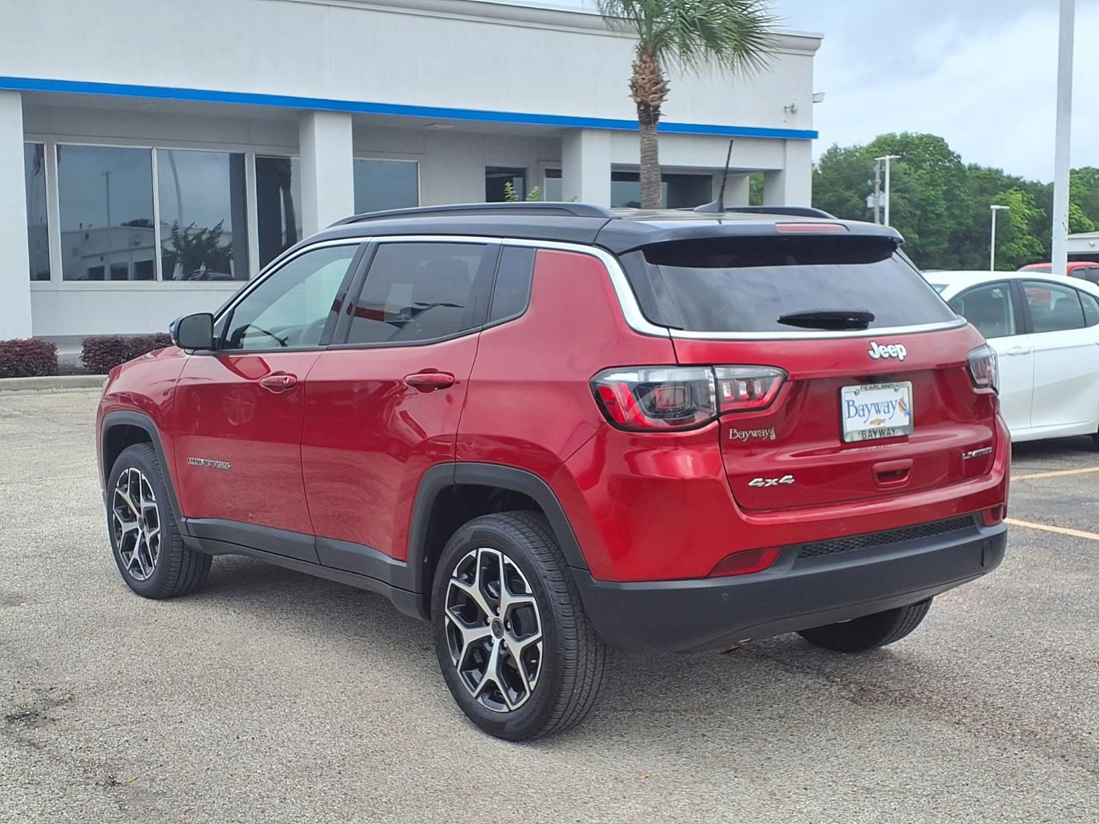 Used 2025 Jeep Compass Limited AWD/4WD image 24