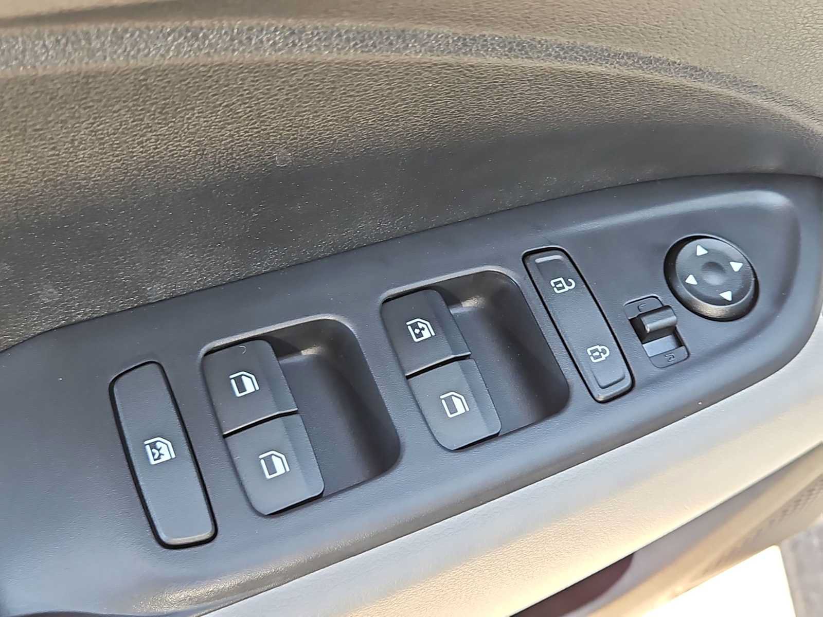 Certified 2026 Hyundai Venue SEL FWD image 17