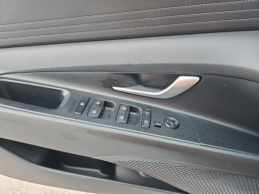 Used 2024 Hyundai Elantra SEL FWD image 33