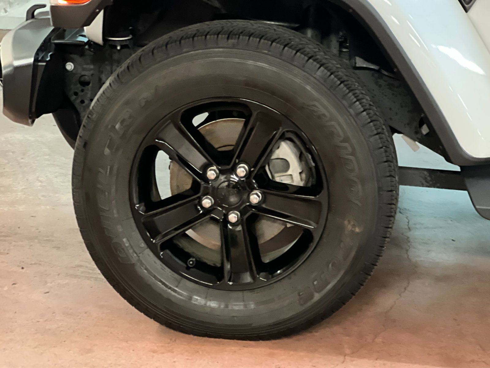 Used 2020 Jeep Wrangler Unlimited Sahara image 24