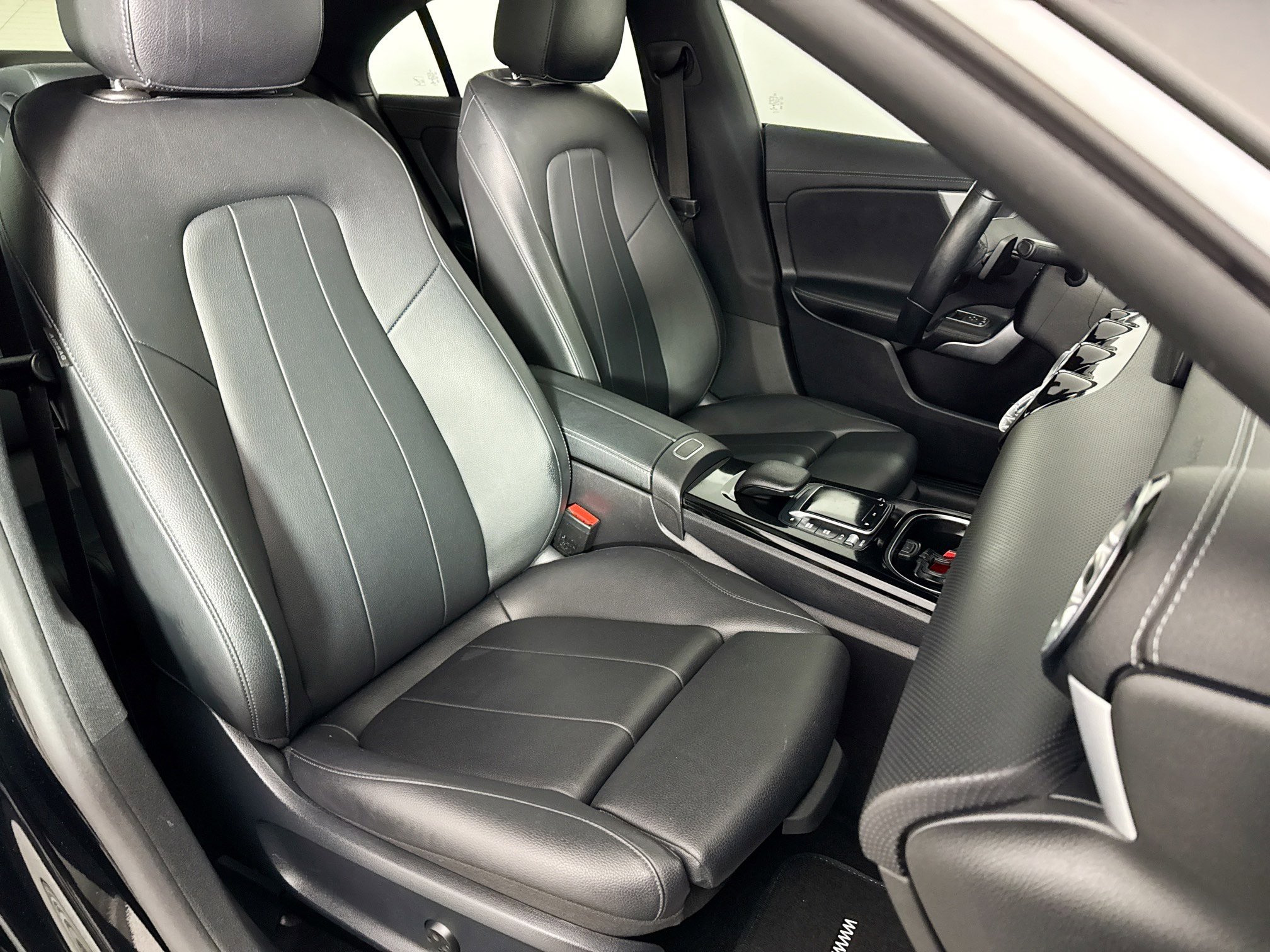 Used 2021 Mercedes-Benz CLA 250 4MATIC image 34