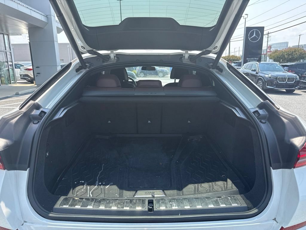 Used 2024 BMW X6 xDrive40i w/ Premium Package AWD/4WD image 12