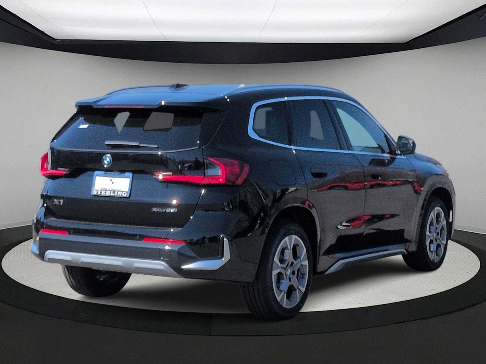 New 2026 BMW X1 xDrive28i AWD/4WD image 8