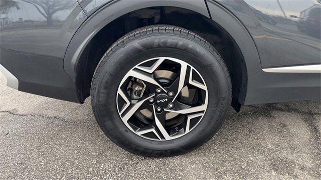 Used 2023 Kia Sportage LX image 9