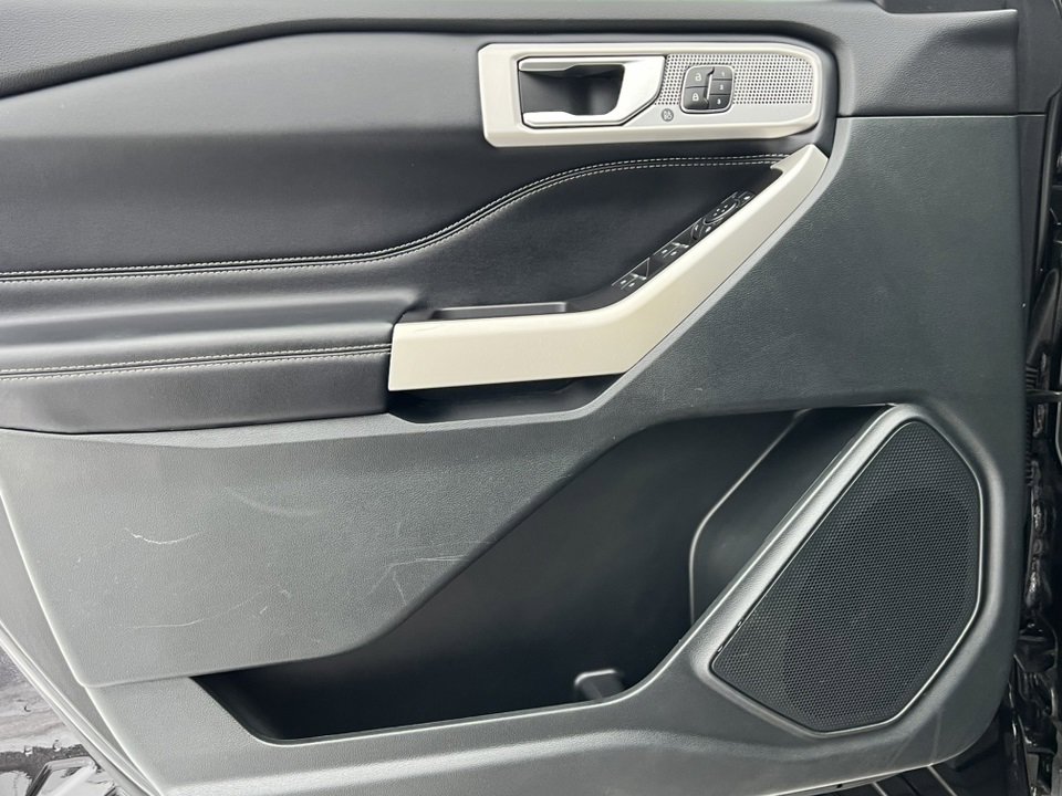 Certified 2021 Ford Explorer Limited w/ Hybrid Equipment Group 310A image 15