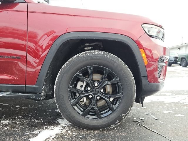 Used 2024 Jeep Grand Cherokee Altitude image 15