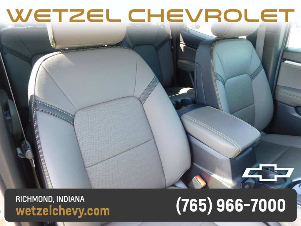 Used 2025 Chevrolet Colorado ZR2 w/ Technology Package AWD/4WD image 22