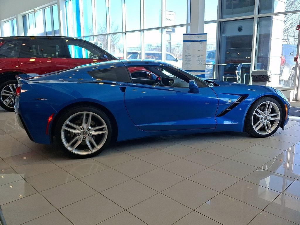 Used 2015 Chevrolet Corvette Stingray Coupe w/ 2LT Preferred Equipment Group image 7