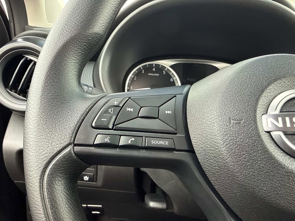 Certified 2025 Nissan Kicks Play S FWD image 31