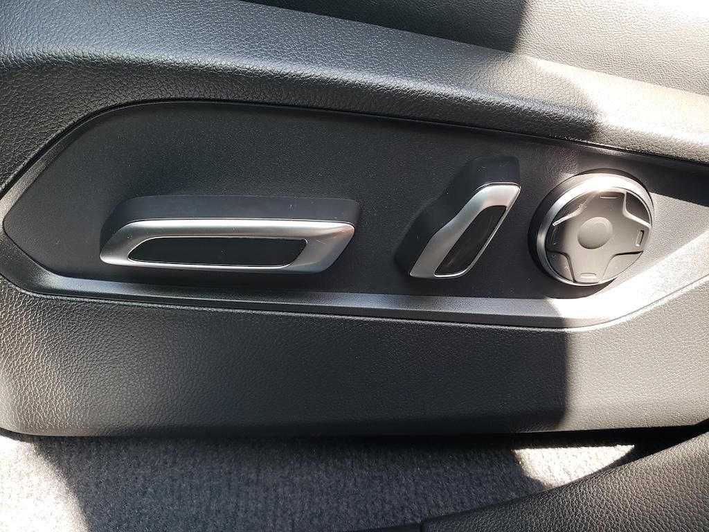 Certified 2025 Acura RDX w/ Technology Package image 18