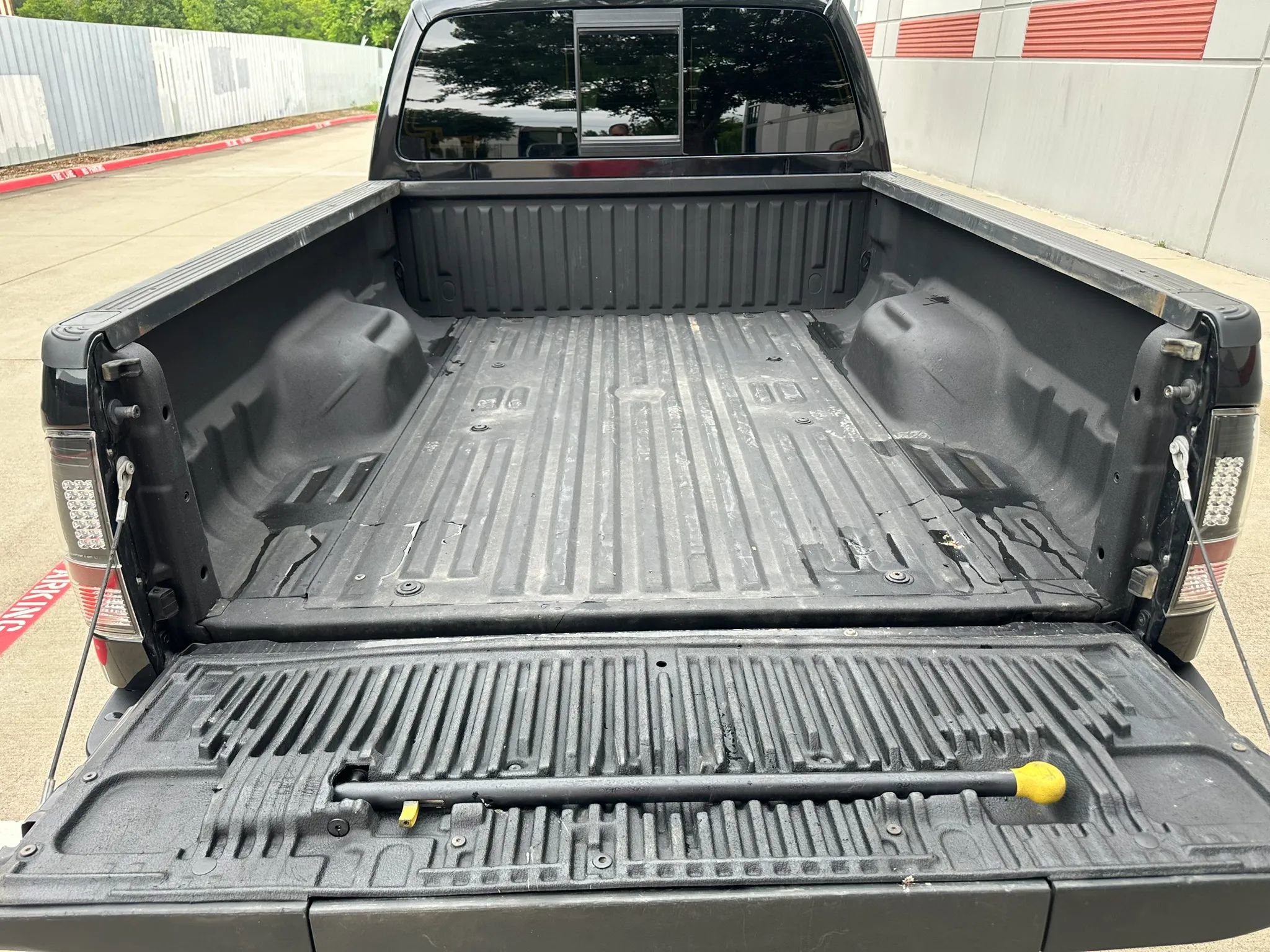 Used 2013 Ford F250 Platinum w/ FX4 Off Road Pkg AWD/4WD image 14