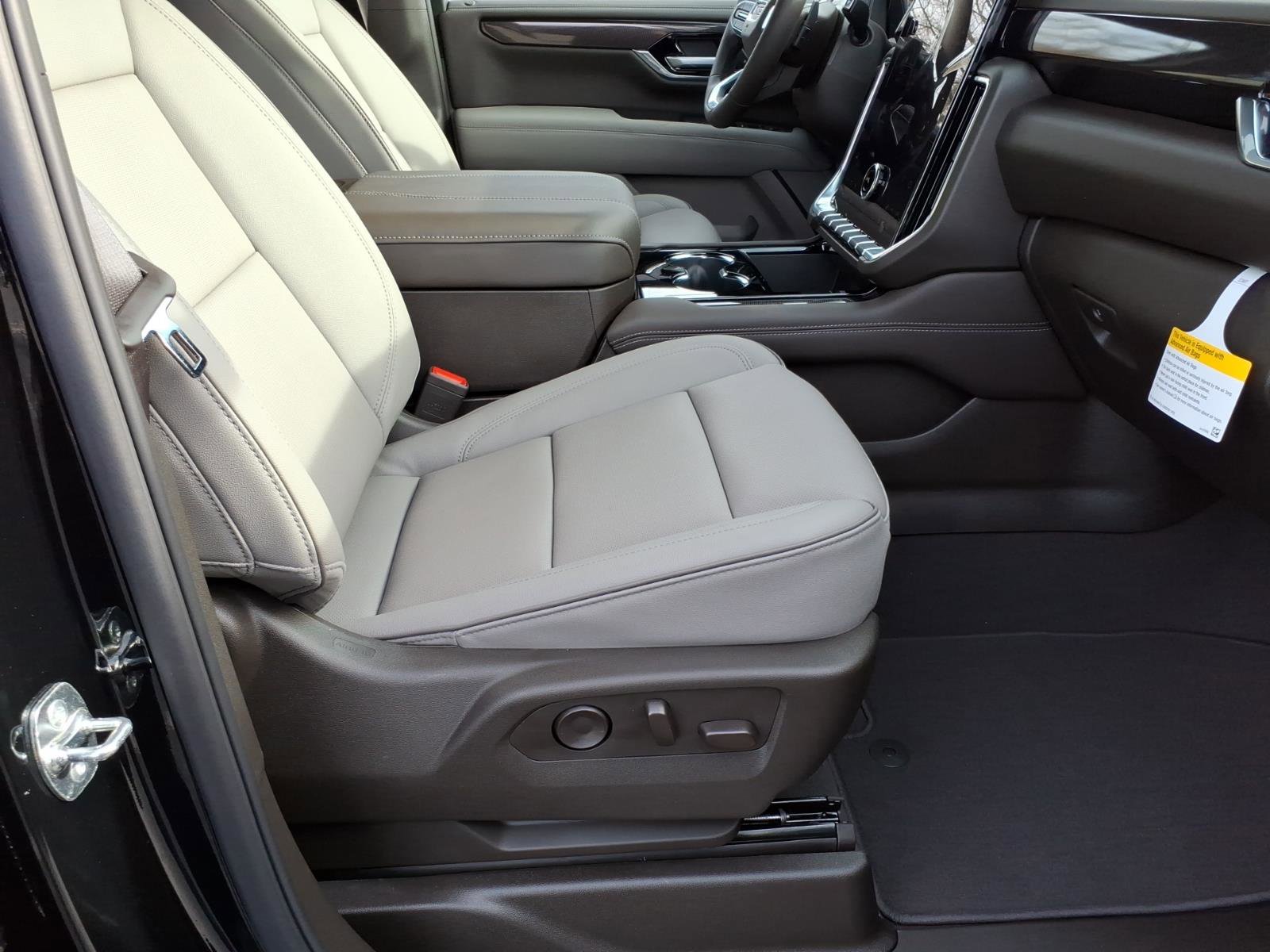 New 2026 GMC Yukon Elevation image 8