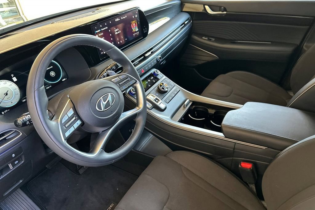 Used 2025 Hyundai Palisade Calligraphy image 8