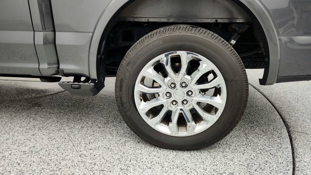 Used 2015 Ford F150 Lariat w/ Equipment Group 502A Luxury image 9