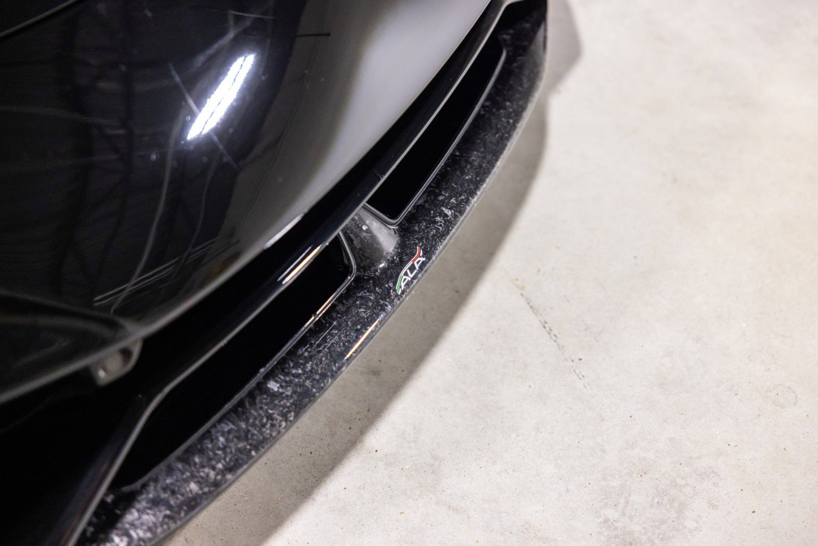 Used 2018 Lamborghini Huracan Performante AWD/4WD image 25