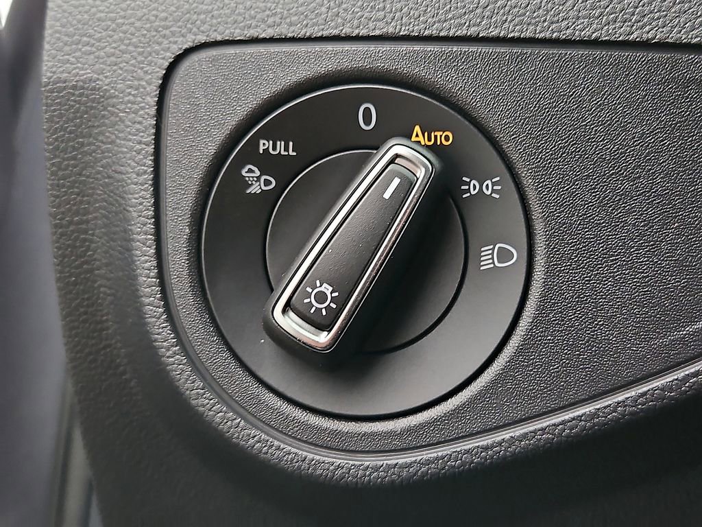 Certified 2022 Volkswagen Atlas SEL image 25