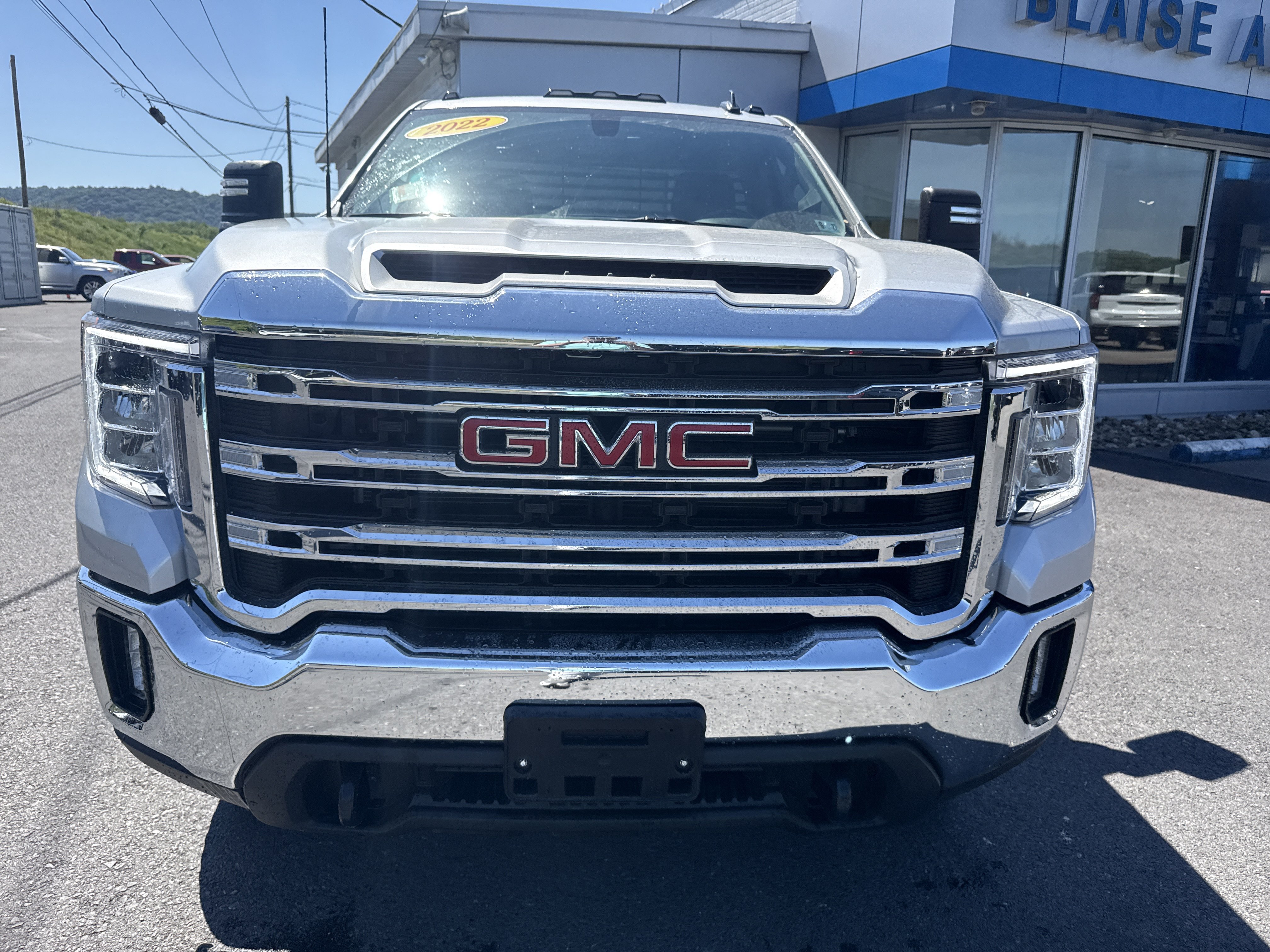 Used 2022 GMC Sierra 3500 SLE w/ SLE Convenience Package AWD/4WD image 8