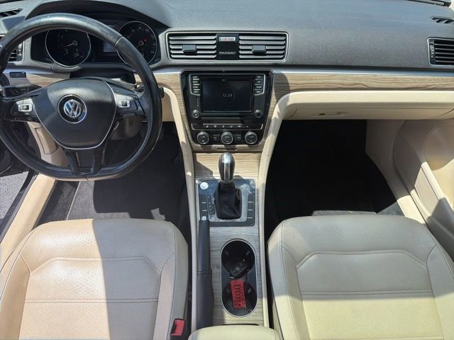 Used 2018 Volkswagen Passat 2.0T SE FWD image 26