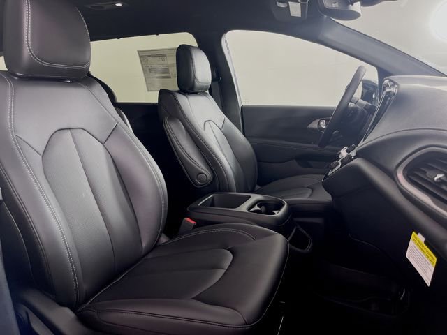 New 2026 Chrysler Pacifica Select image 27