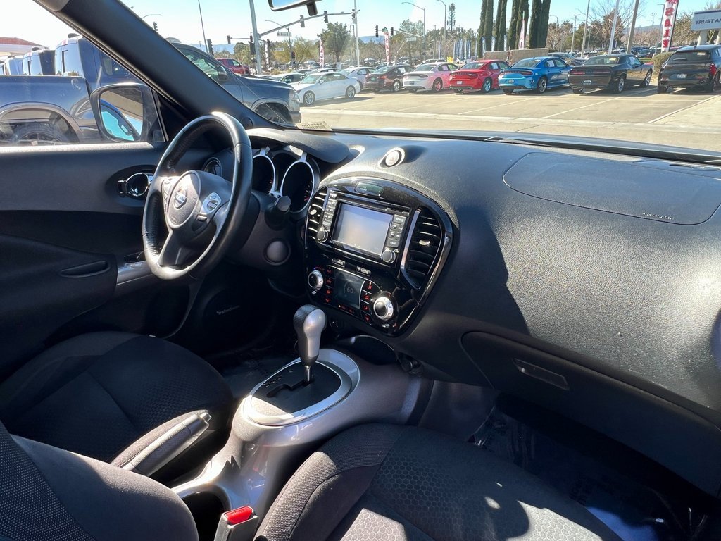 Used 2015 Nissan Juke SV w/ Technology Package image 16