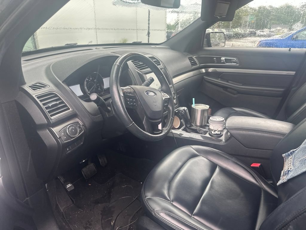 Used 2019 Ford Explorer XLT w/ Equipment Group 202A FWD image 8