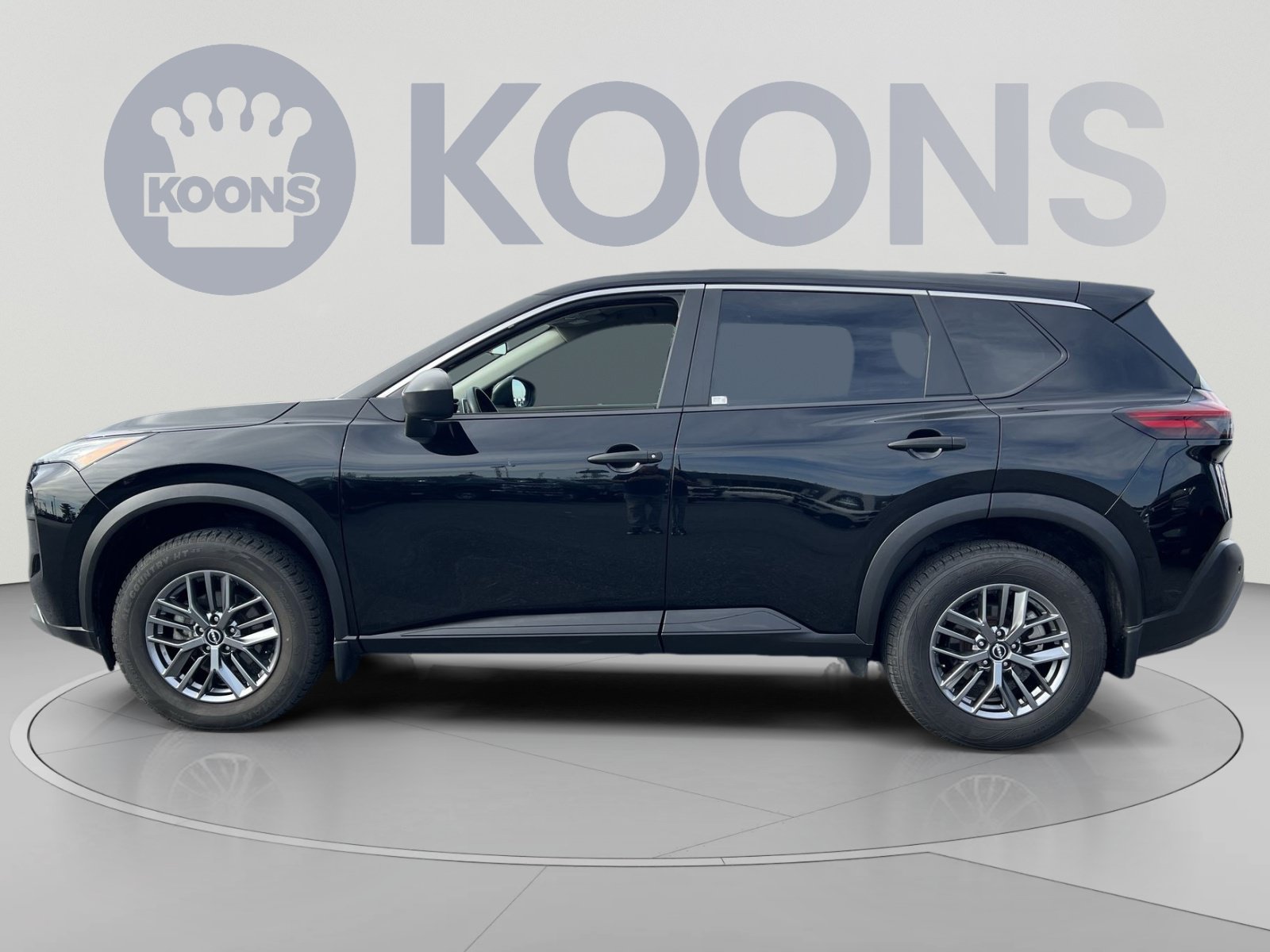 Used 2023 Nissan Rogue S AWD/4WD image 2