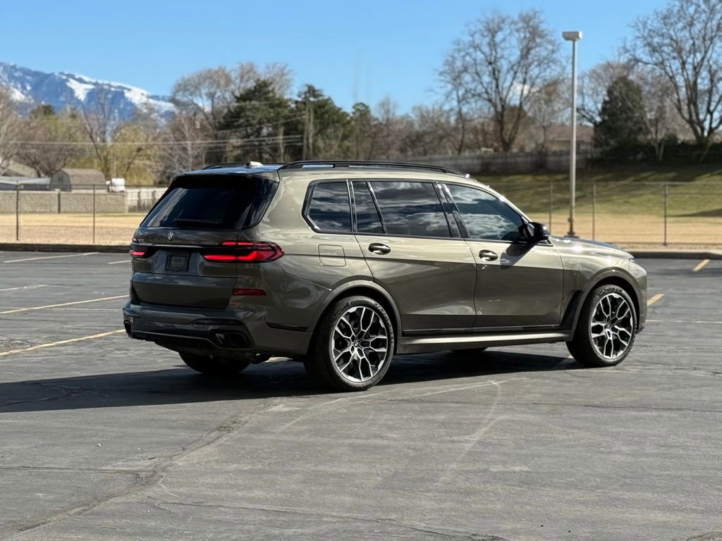 Used 2025 BMW X7 M60i AWD/4WD image 5